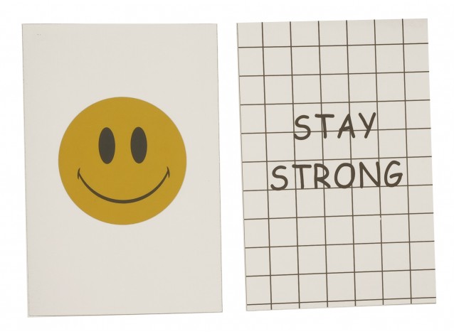 Листівка 10х15см (смайлик + напис 'Stay strong')